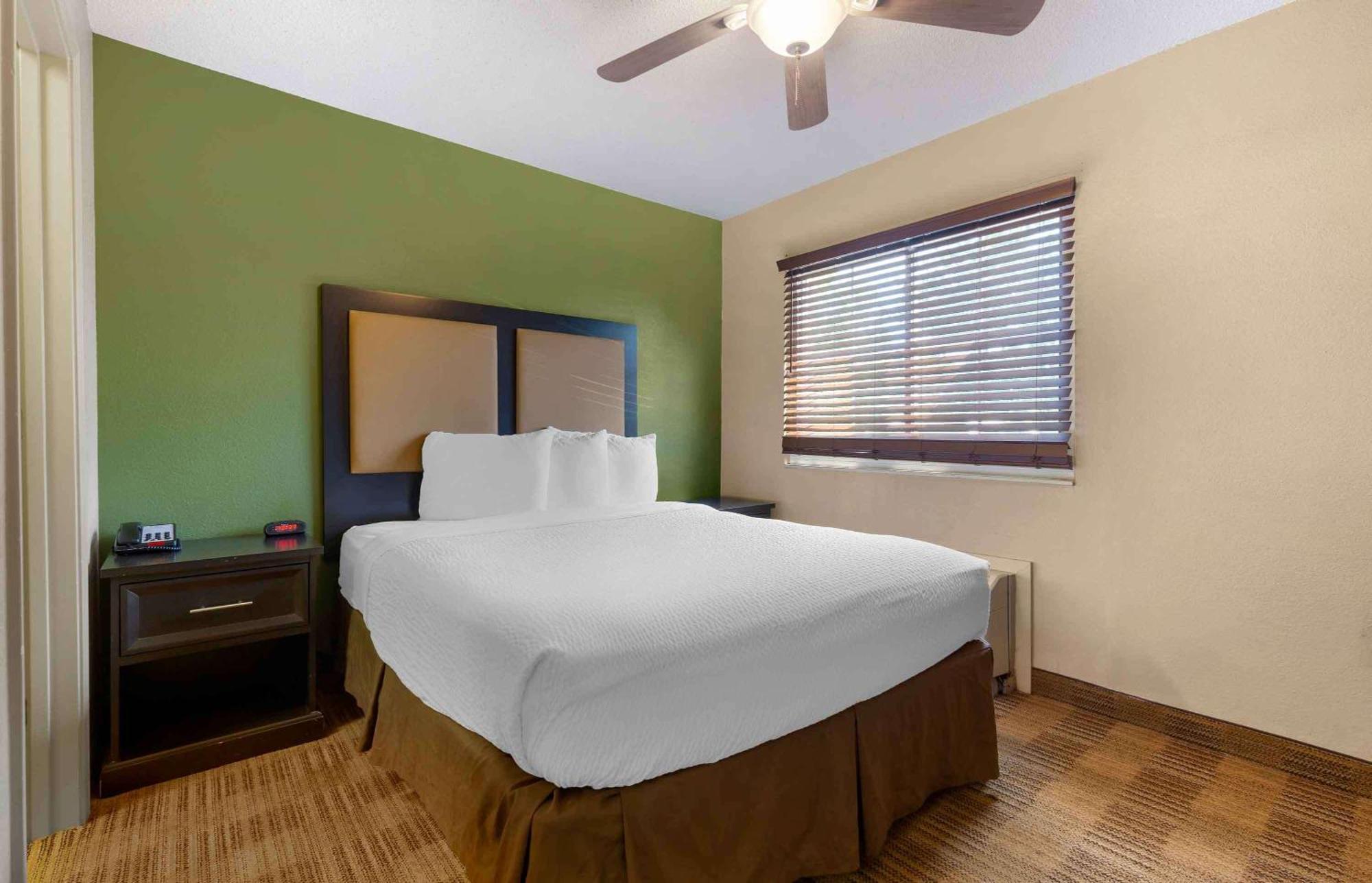 Extended Stay America Select Suites - Orlando - Lake Mary - 1040 Greenwood Blvd Kültér fotó