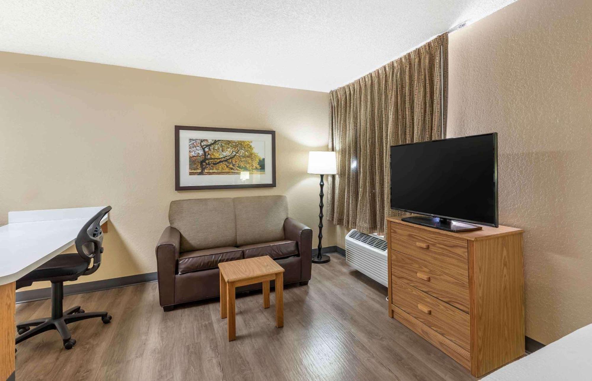 Extended Stay America Select Suites - Orlando - Lake Mary - 1040 Greenwood Blvd Kültér fotó